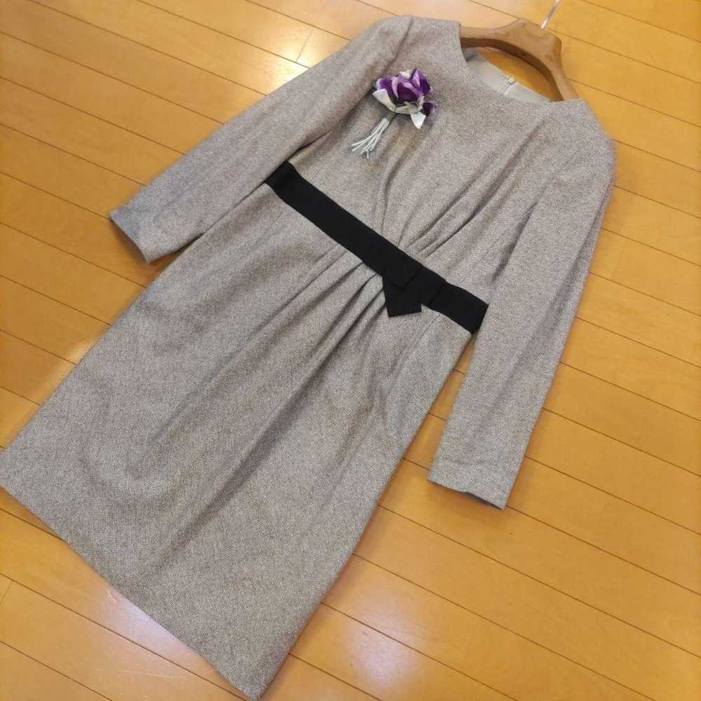 Gray long-sleeve dress with black ribbon. - image 5