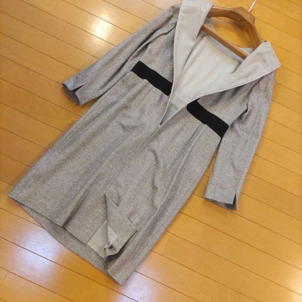 Gray long-sleeve dress with black ribbon. - image 9