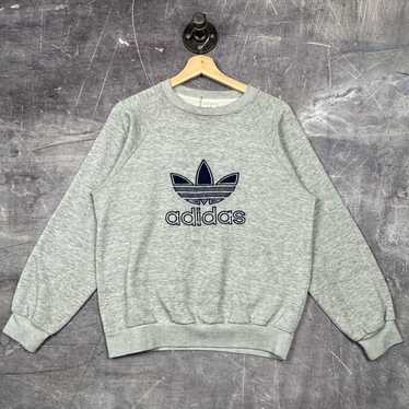 Adidas × Streetwear × Vintage 80s Light Gray Adida