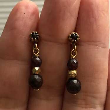 Vintage garnet screw on earrings