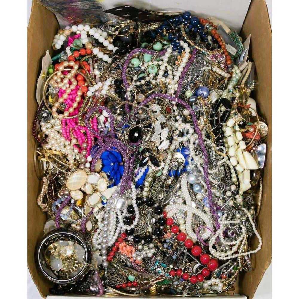 1 pound jewelry* - Please read full description!! - image 7