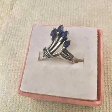 Unique stunning vintage blue sapphire ring