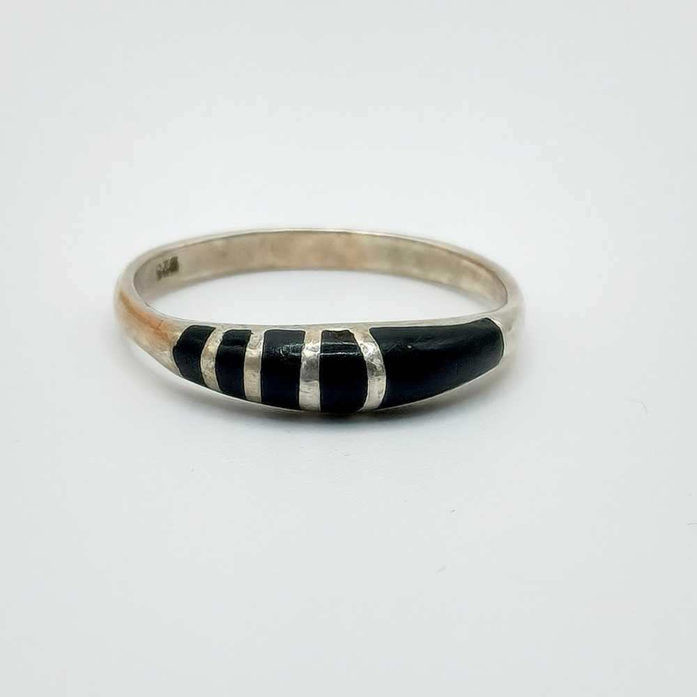 Vintage sterling silver onyx inlay ring - image 1