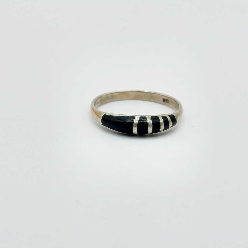 Vintage sterling silver onyx inlay ring - image 3