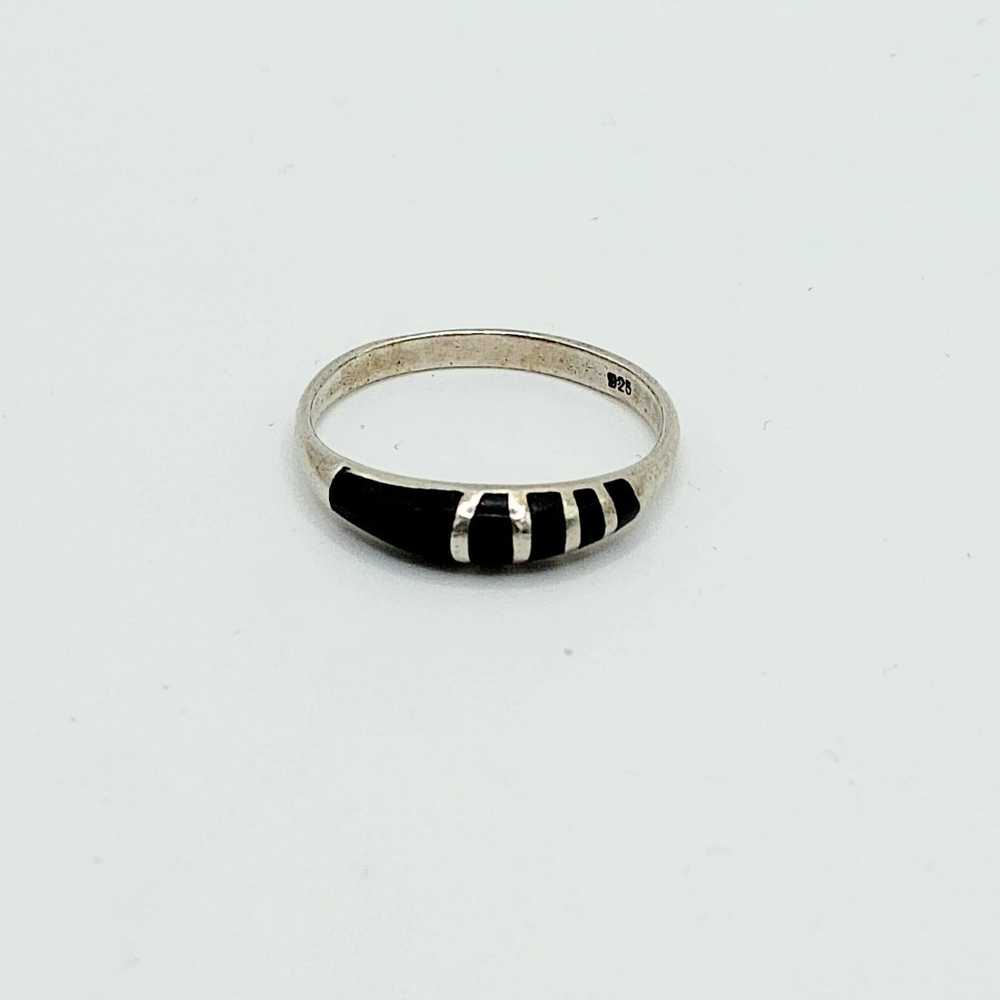 Vintage sterling silver onyx inlay ring - image 4