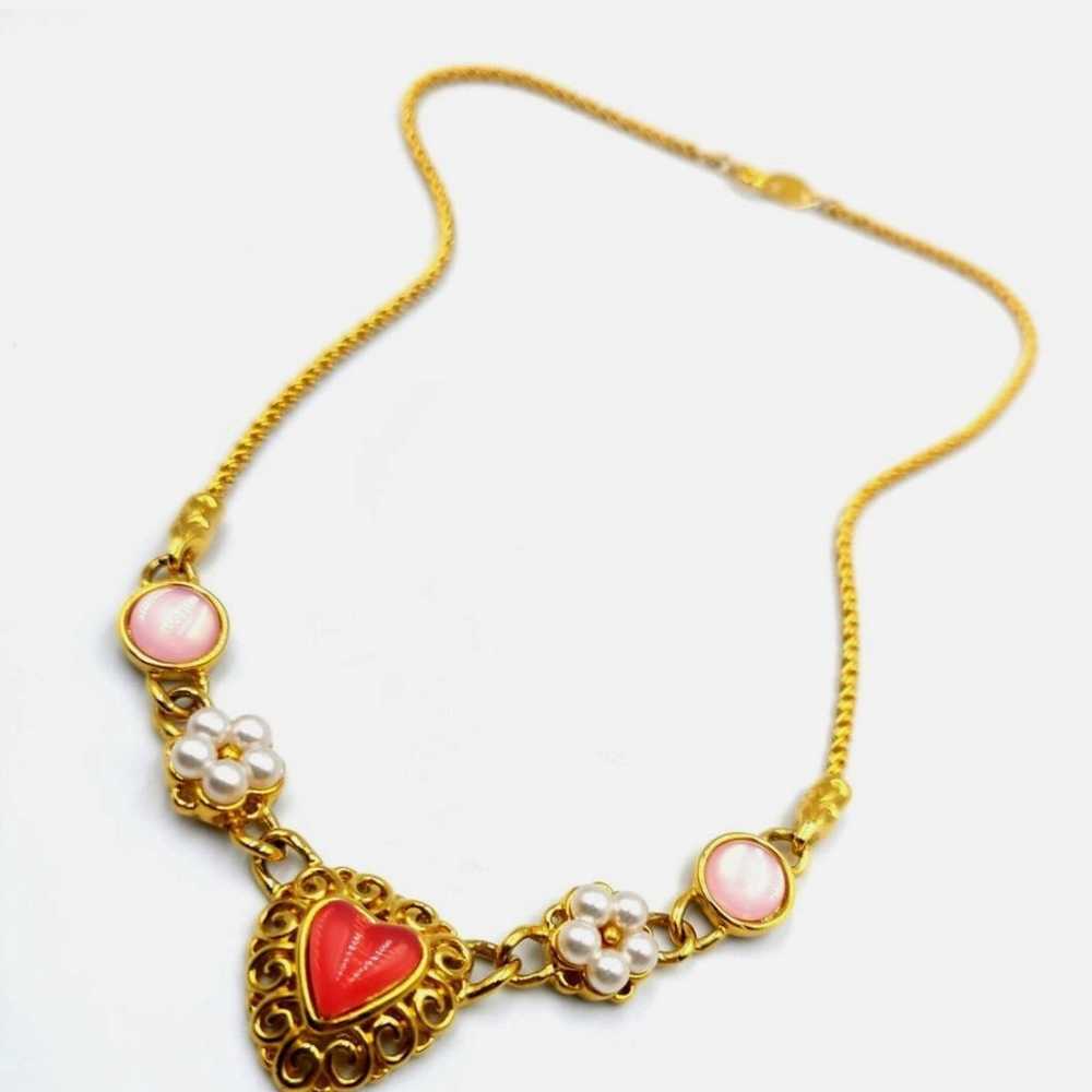 Vintage TRIFARI Gold Tone Heart Necklace Pink Luc… - image 1