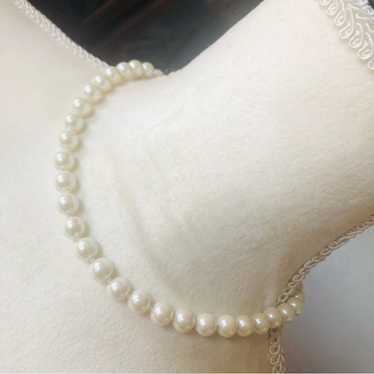 Vintage Carolee white pearlescent knotted pearl ne