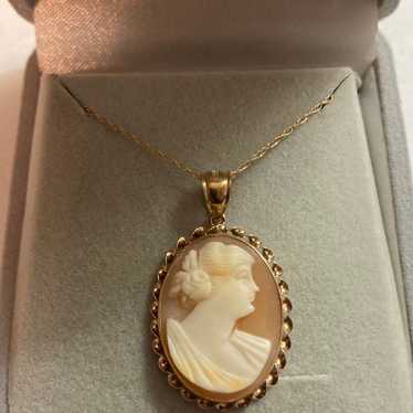 10K Yellow Gold Cameo Necklace - image 1