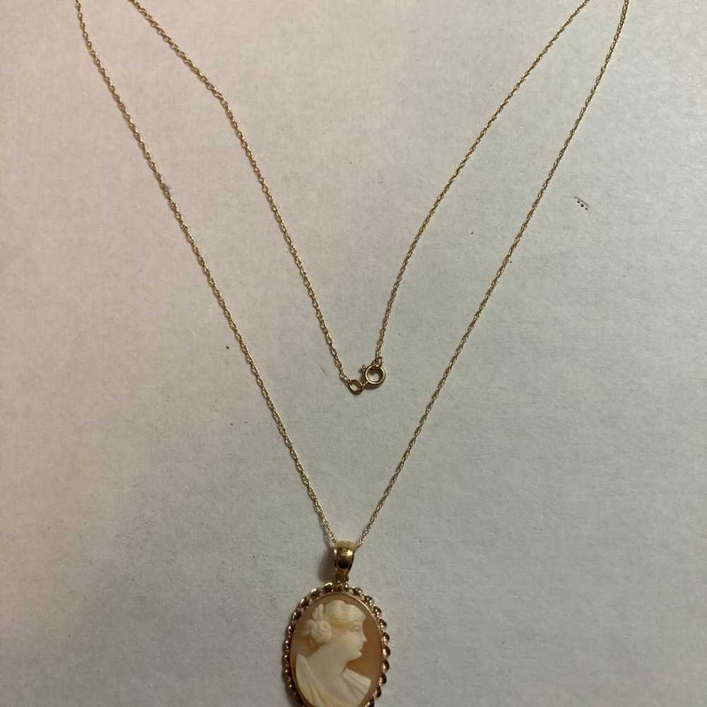 10K Yellow Gold Cameo Necklace - image 2