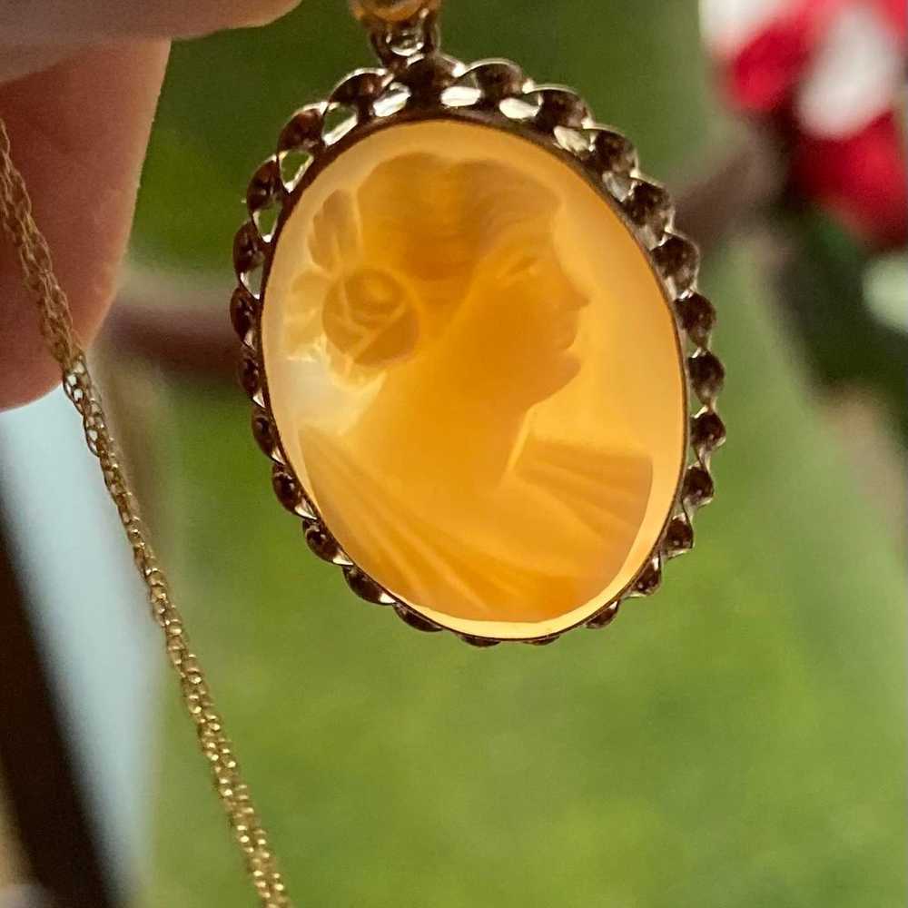 10K Yellow Gold Cameo Necklace - image 5