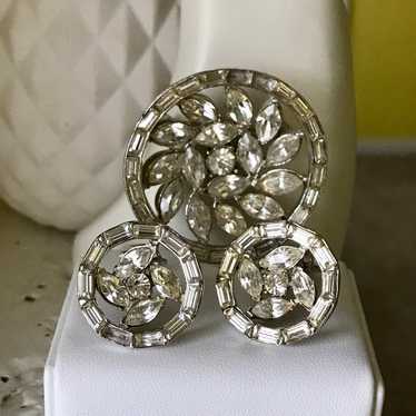 Vintage Rhinestones Rhodium Plated Set Pinwheel Cl