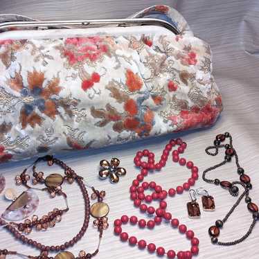 Vintage floral snap purse & jewelry