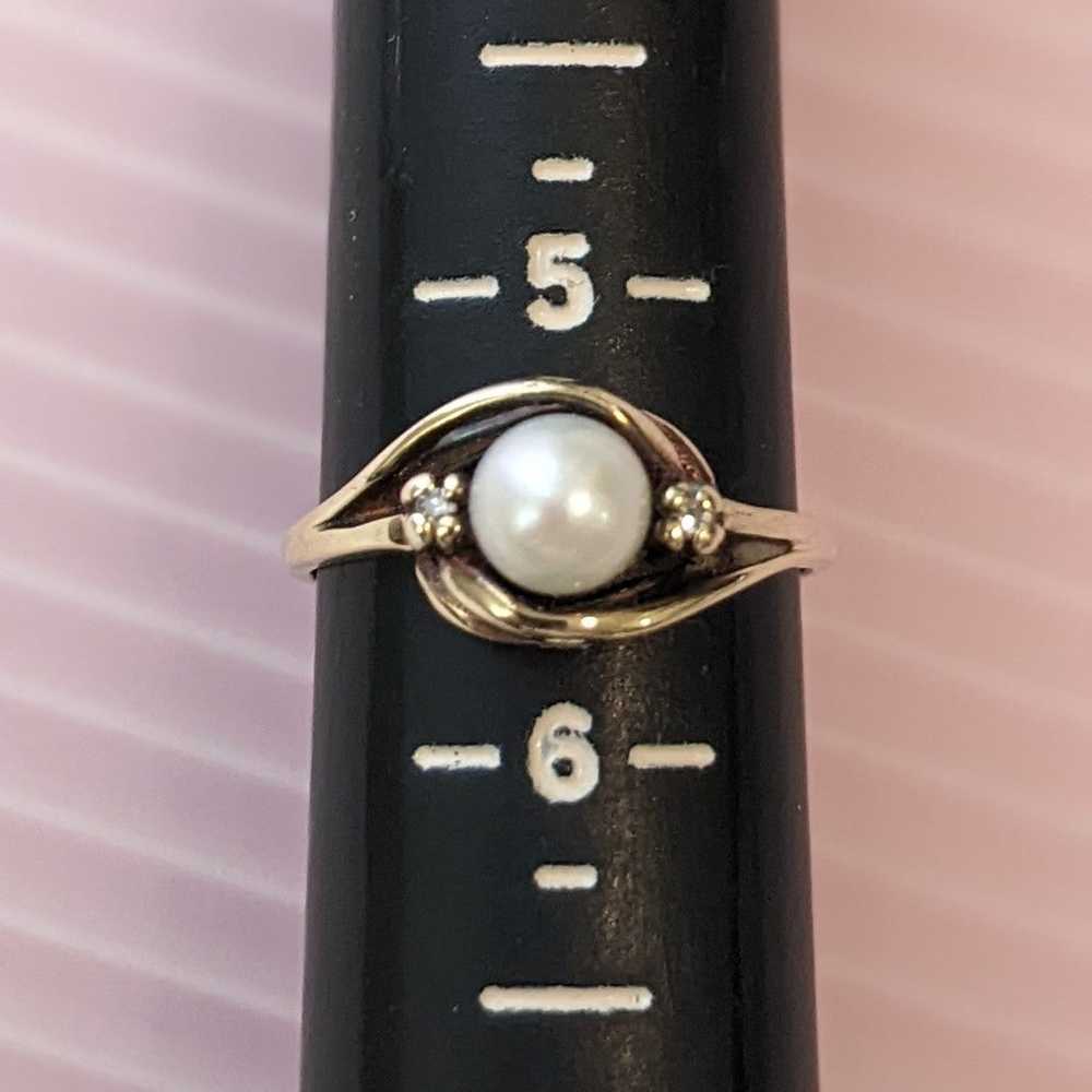 Size 5.5 10k Vintage Pearl & Diamond Ring Marked … - image 4