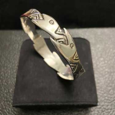 Unique Vintage Sterling Silver Bangle