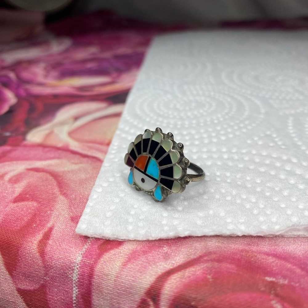 Vintage 925 Zuni sun god turquoise coral ring - image 2