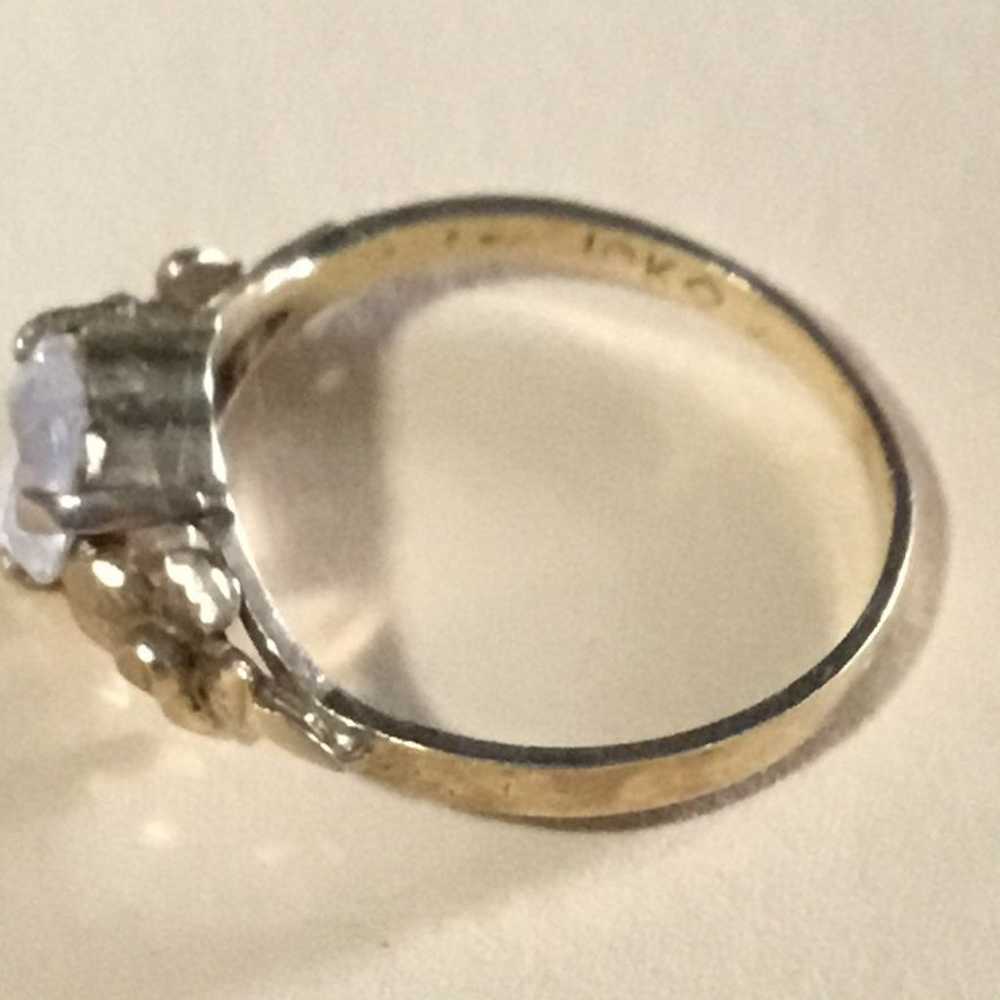 10kt yellow gold white stone ring - image 3