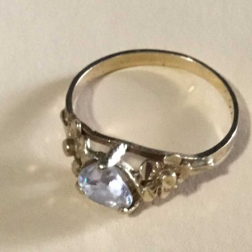 10kt yellow gold white stone ring - image 7