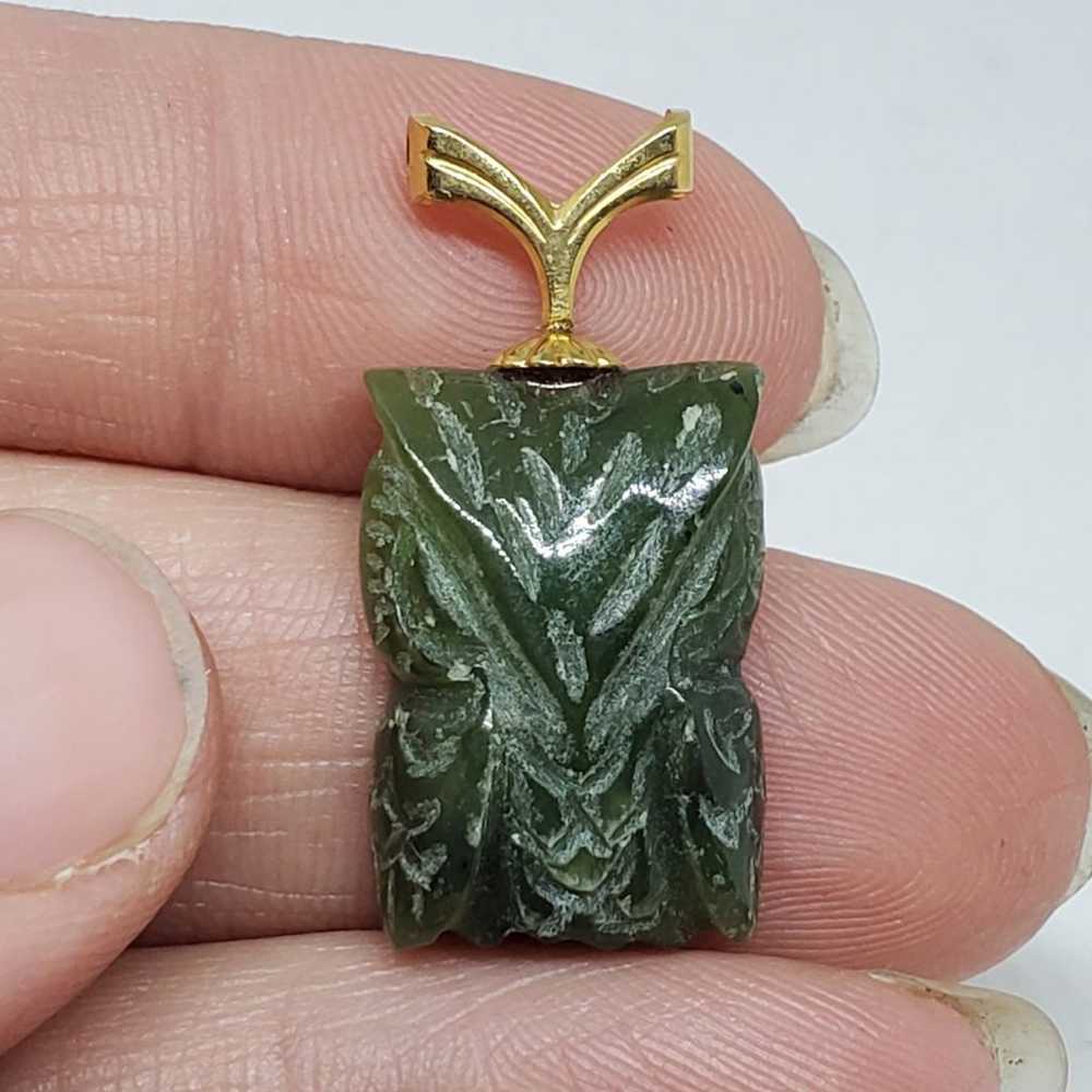 Vintage 14k YG Carved Owl Jade Pendant - image 1