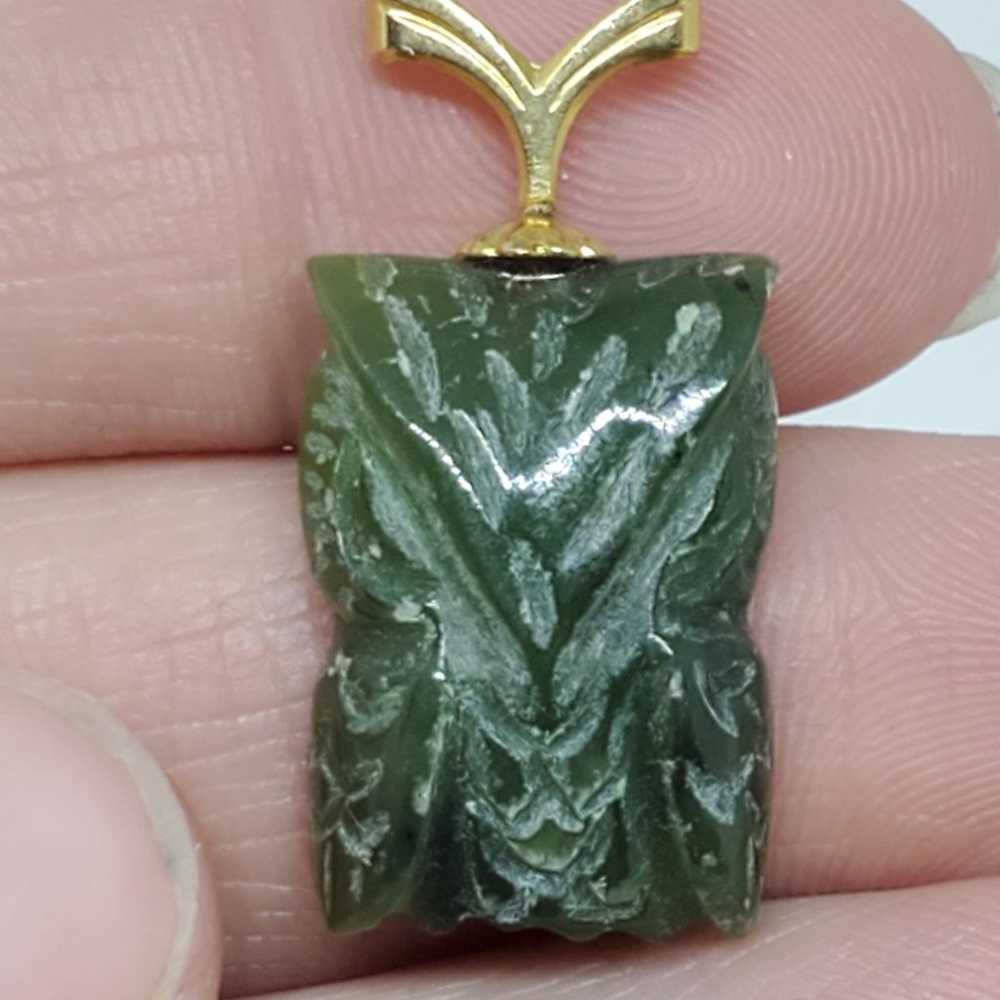 Vintage 14k YG Carved Owl Jade Pendant - image 2