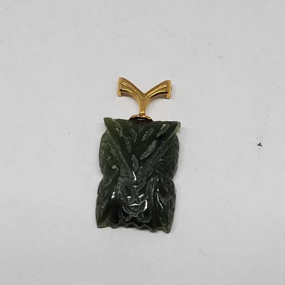 Vintage 14k YG Carved Owl Jade Pendant - image 8