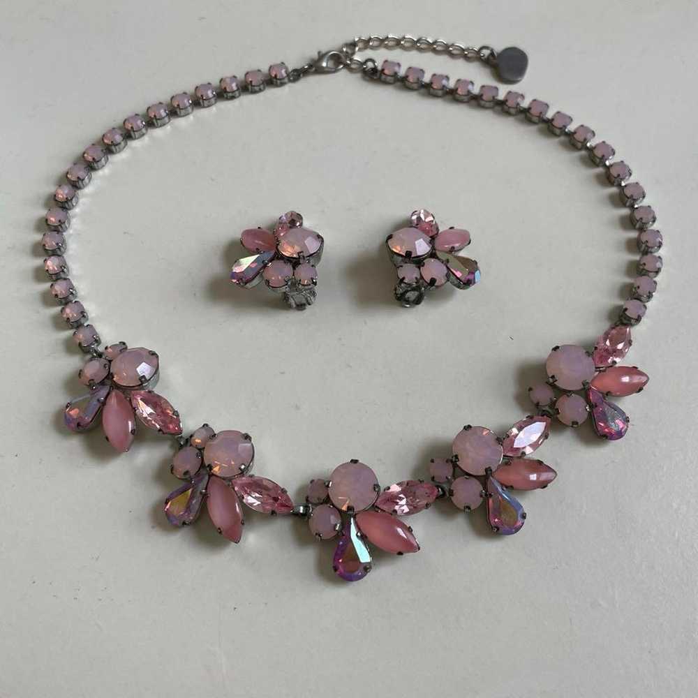 Vintage necklace & earring set made of pink glass… - image 1