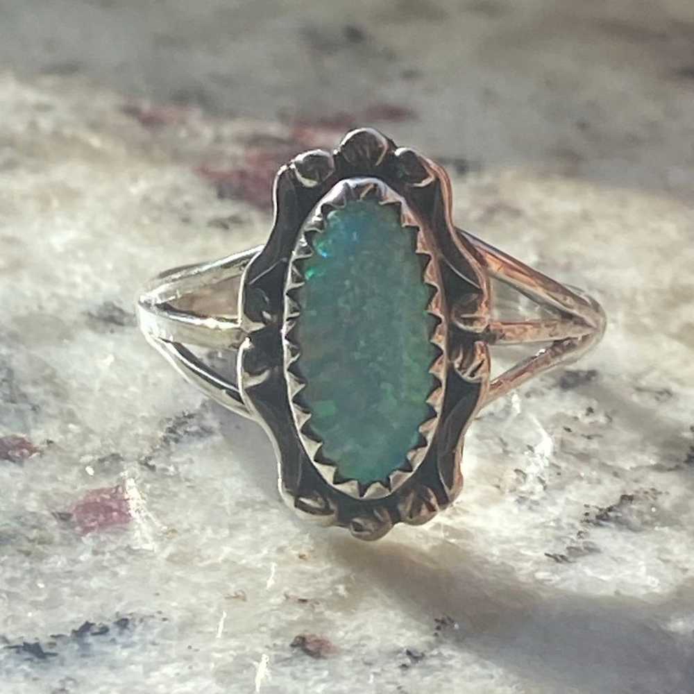 Vintage Navajo Sterling Silver opal ring Signed ! - image 2