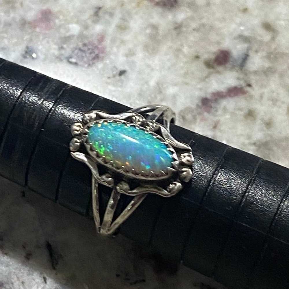 Vintage Navajo Sterling Silver opal ring Signed ! - image 9