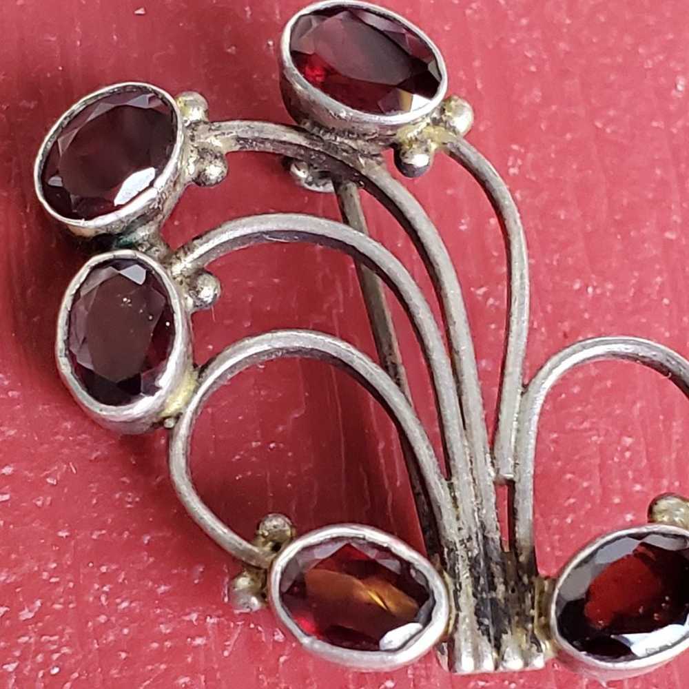 Sterling silver and garnet brooch - image 7