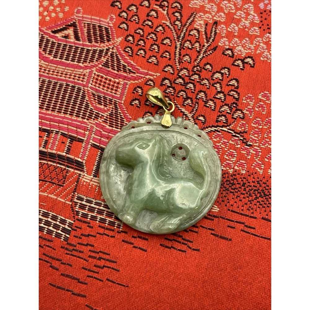 42ct Vintage 14k Gold Jade Carved Pendant Horse S… - image 8