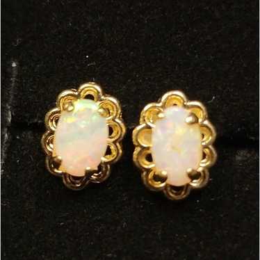 Vintage 14KT Gold & Opal Earrings Delicate Gold Fi