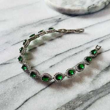 Vintage Green Crystal Gemstone Tennis Bracelet Pe… - image 1