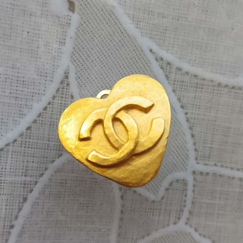 CHANEL One-ear Heart-shaped Gold Earrings 95p - image 1