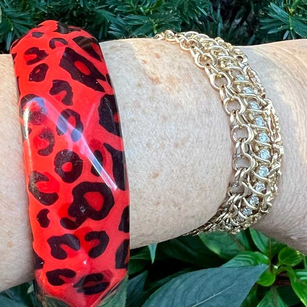 VINTAGE RETRO RED BLACK LEOPARD CHEETAH LUCITE PL… - image 3