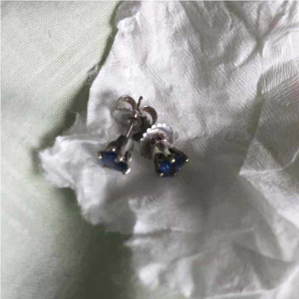 Vintage 14k white gold sapphire studs - image 3