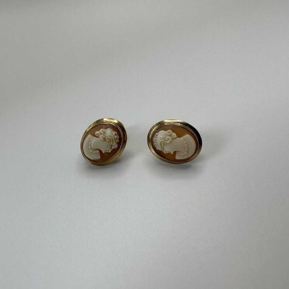 Vintage 10k Yellow Gold Cameo Screw back Earrings… - image 10