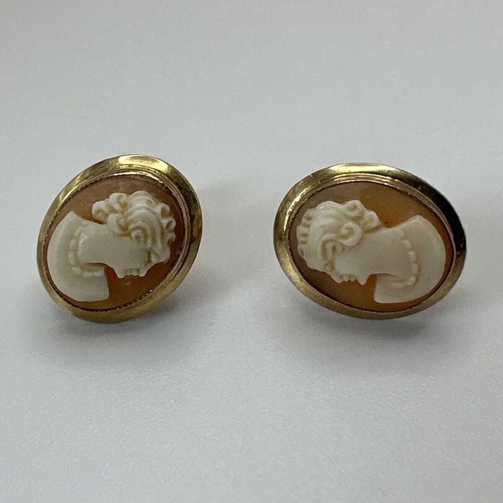 Vintage 10k Yellow Gold Cameo Screw back Earrings… - image 1