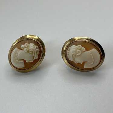 Vintage 10k Yellow Gold Cameo Screw back Earrings… - image 1