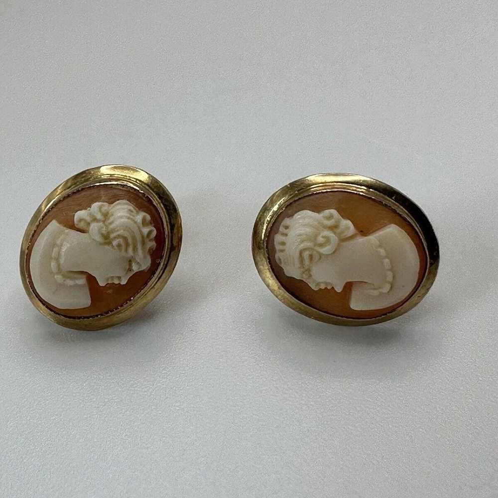 Vintage 10k Yellow Gold Cameo Screw back Earrings… - image 7