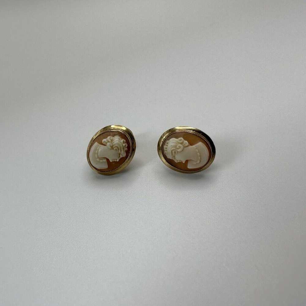 Vintage 10k Yellow Gold Cameo Screw back Earrings… - image 8