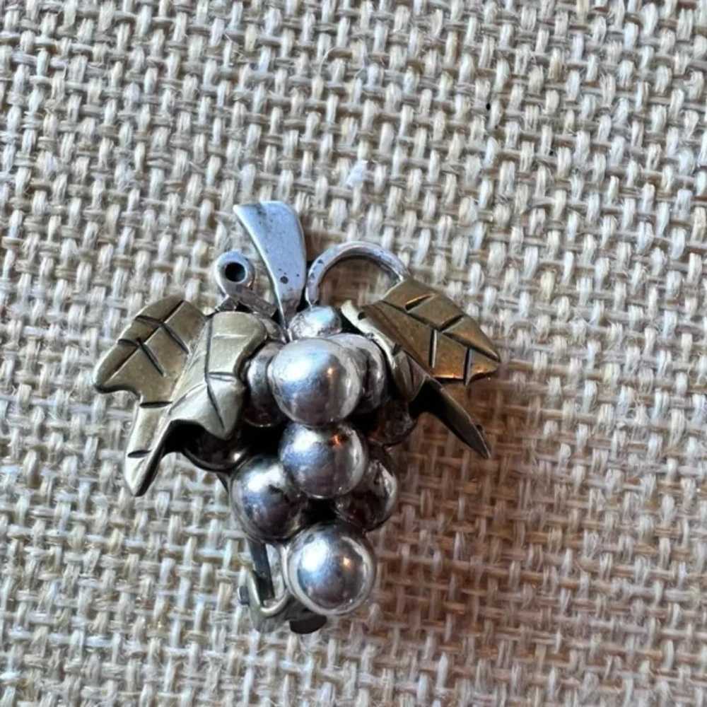 .925 sterling Taxco Mexico Solid Grapes Brooch & … - image 6