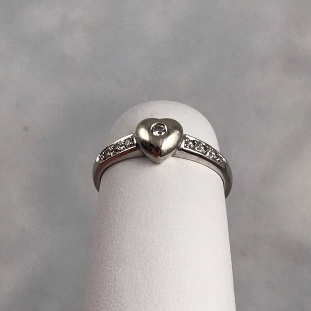 Vintage 14k white gold and diamond heart ring - image 6