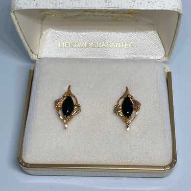 Woman’s vintage solid 12kt gold two toned black on