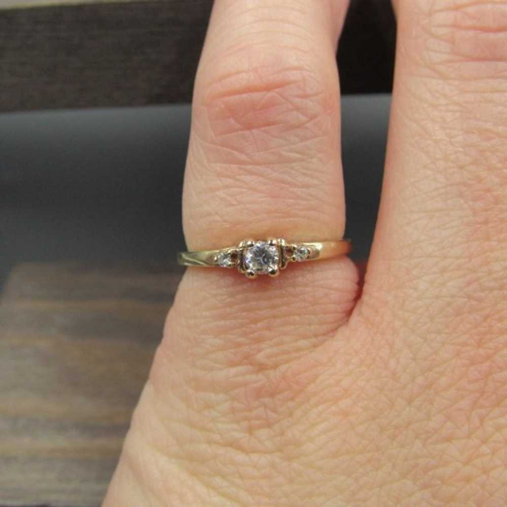 Size 5.5 10K Gold Unique Triple CZ Ring - image 4