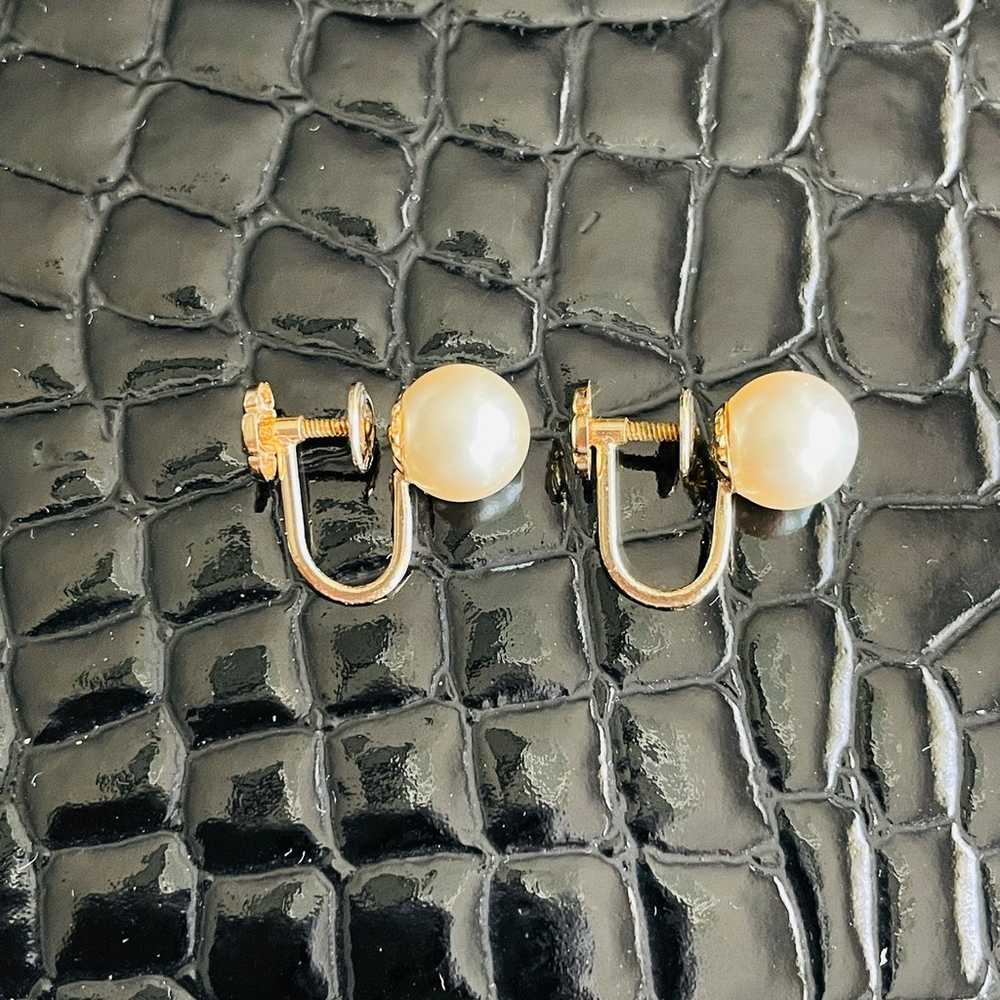 14k Yellow Gold Natural 8mm Pearl Vintage Screw B… - image 3