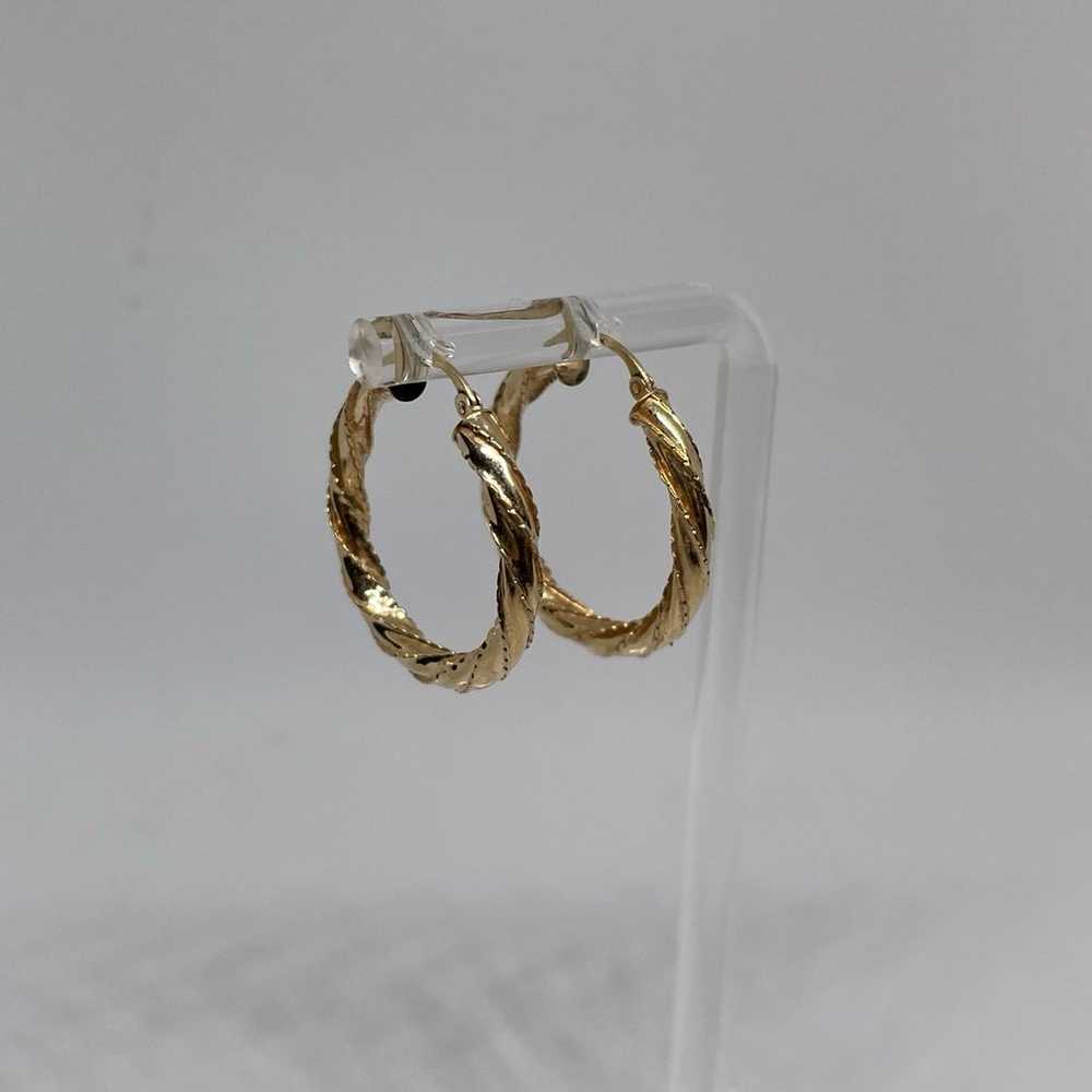 Vintage 14k Yellow Gold Textured Cable Twist Hoop… - image 1