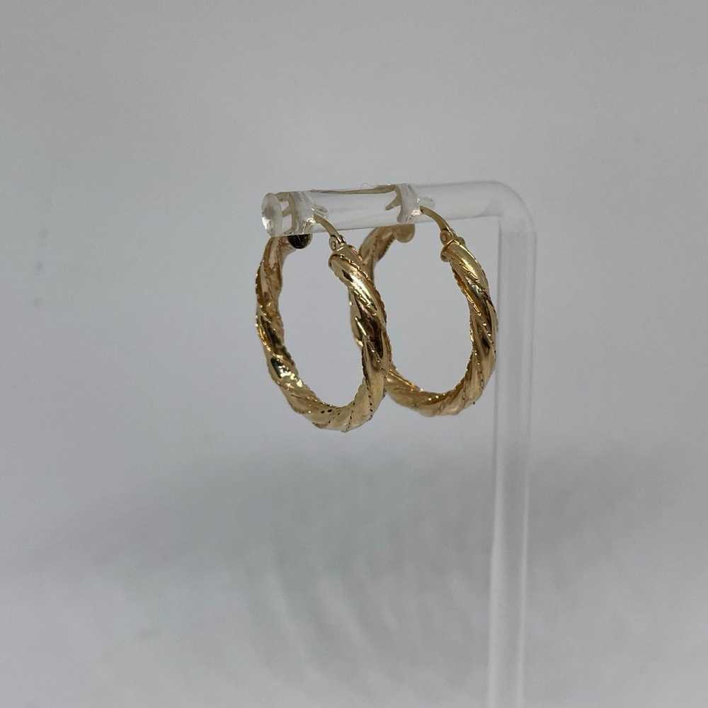 Vintage 14k Yellow Gold Textured Cable Twist Hoop… - image 2