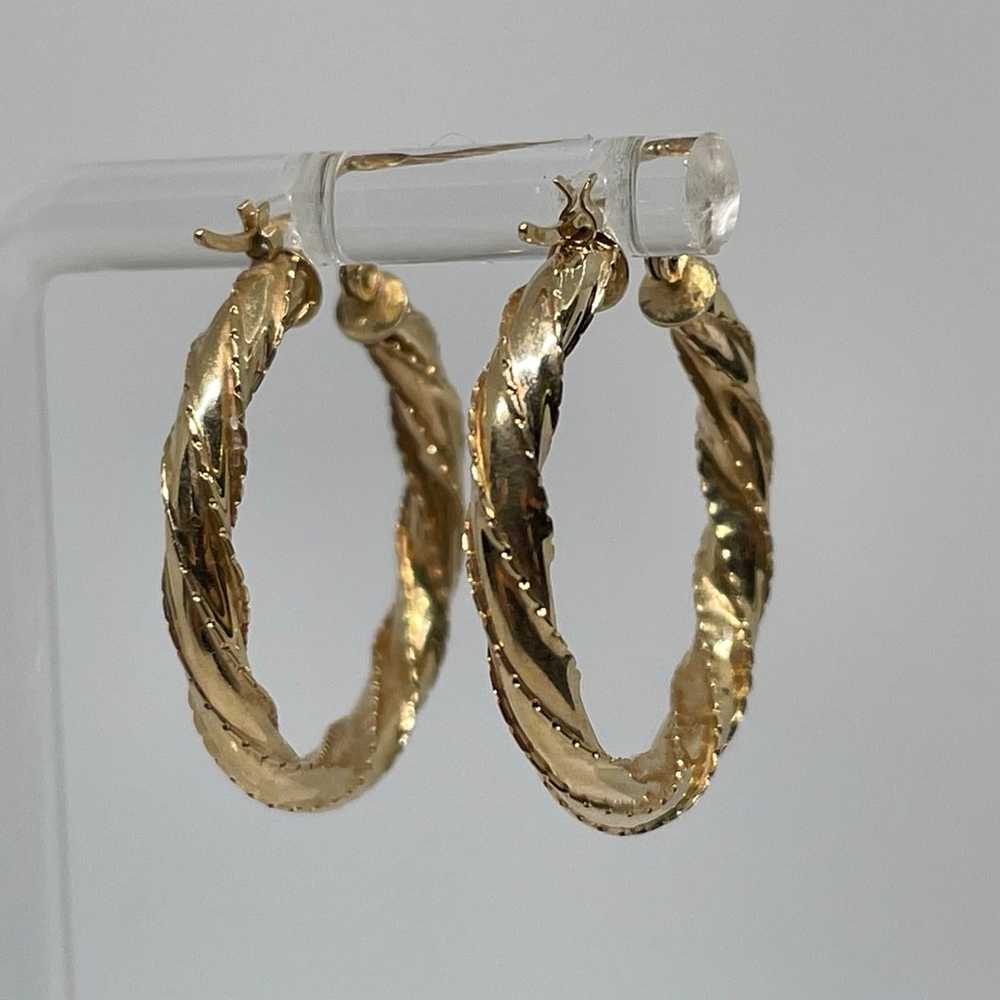 Vintage 14k Yellow Gold Textured Cable Twist Hoop… - image 5