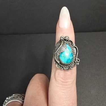 Size 7 1/2 - VINTAGE Navajo Curled cheapest Feather Kingman Turquoise Red Coral sterling silver ring