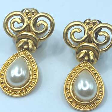 Earrings - image 1