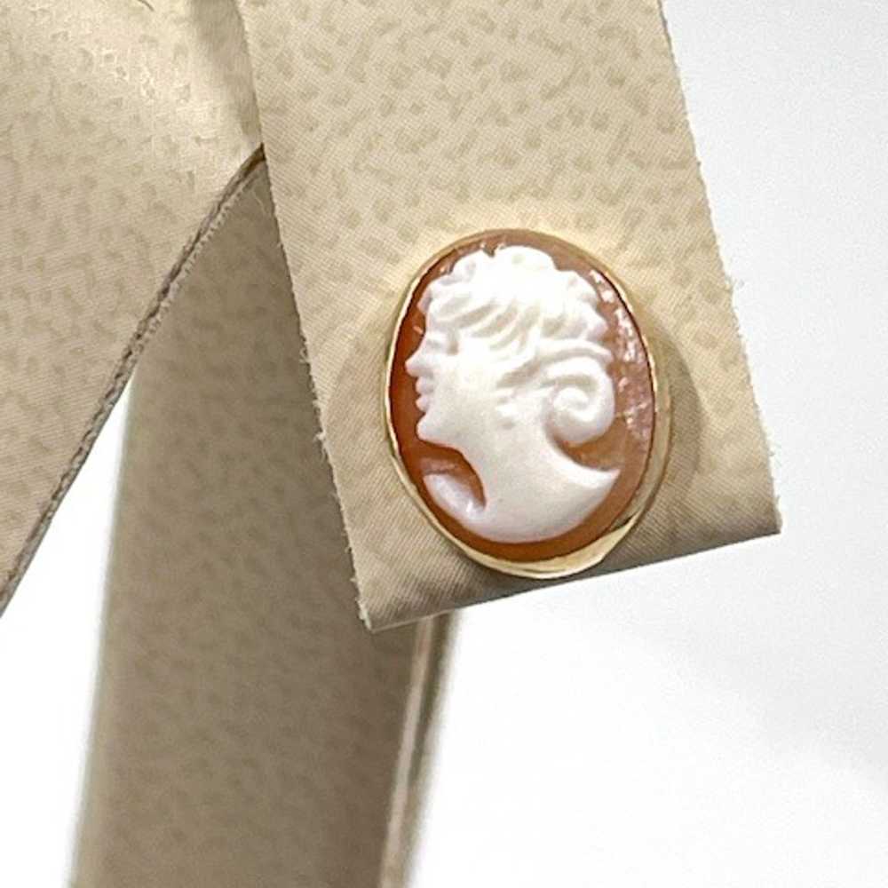 Vintage Cameo earrings in 14k gold - image 4